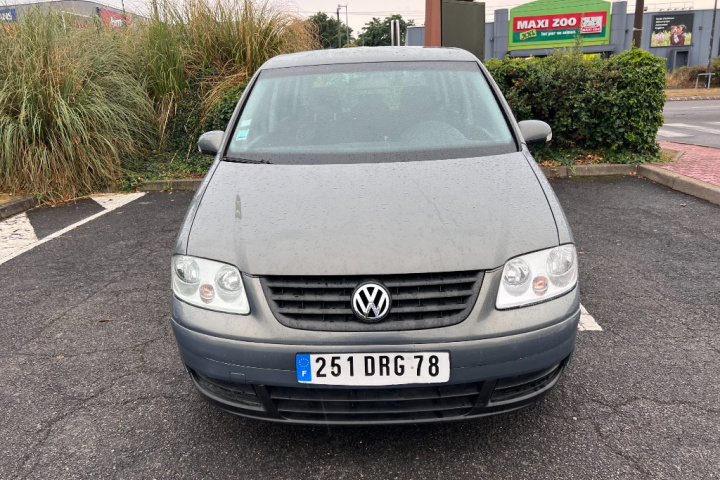 VOLKSWAGEN TOURAN